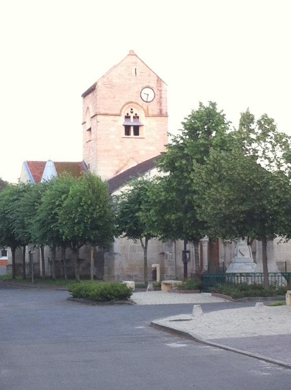 Les Lilas Roses Chamouilley Eksteriør bilde